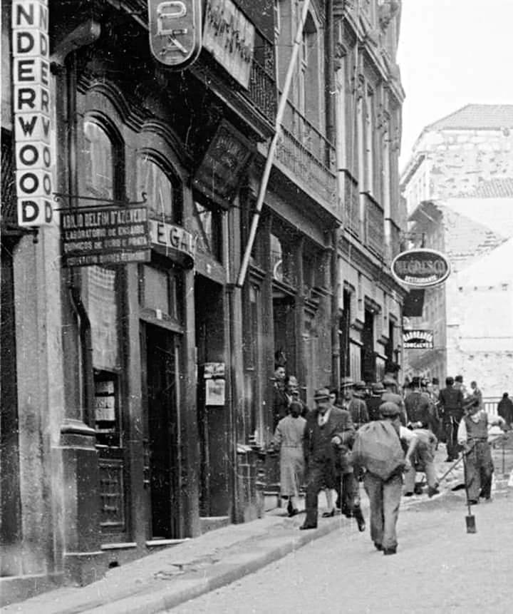 Não adoro francesinhas. Mas a história delas é deliciosa.